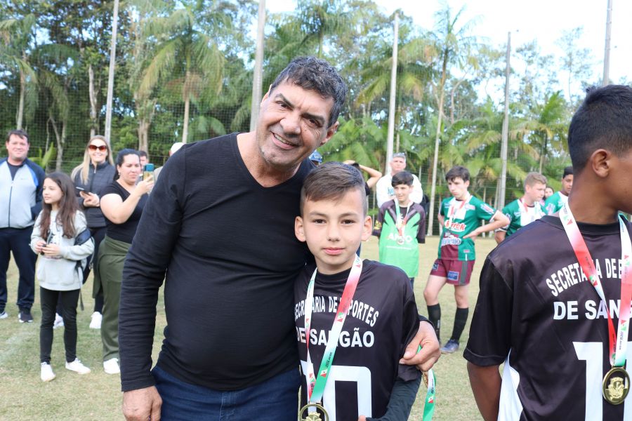 Sucesso no primeiro Festival Coopercocal de Escolinha de Futebol Suíço -  Cocal 360